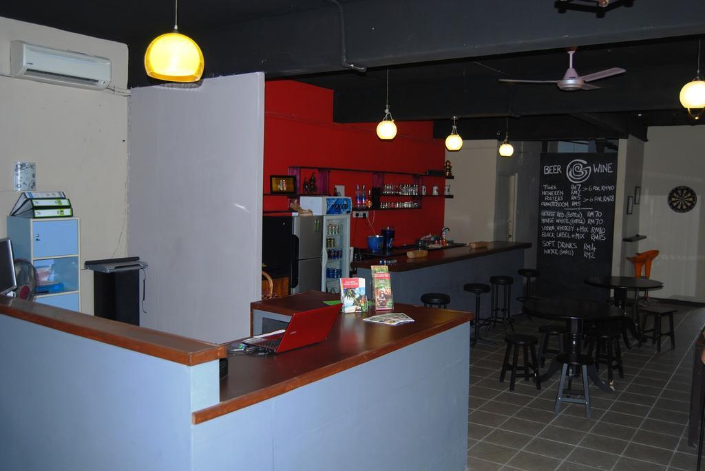 Borneo Sweet Guesthouse Kuching Ngoại thất bức ảnh
