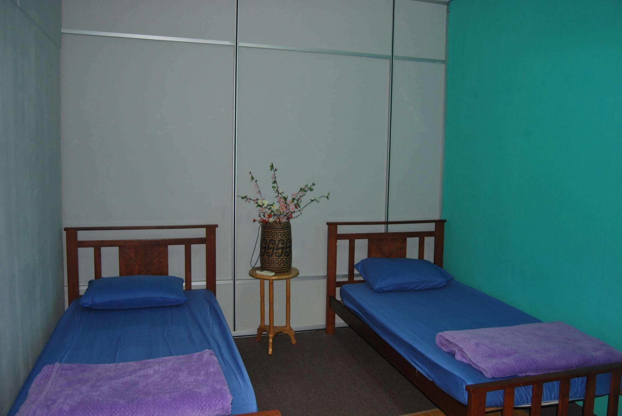 Borneo Sweet Guesthouse Kuching Ngoại thất bức ảnh
