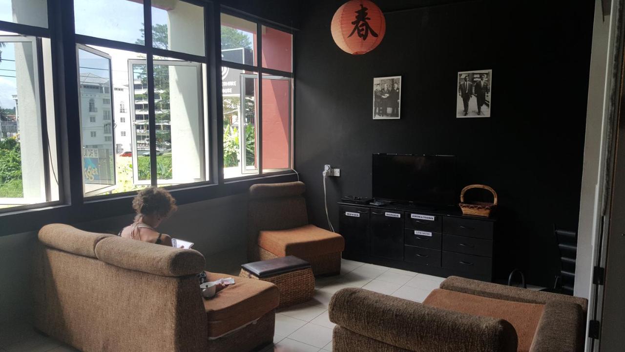 Borneo Sweet Guesthouse Kuching Ngoại thất bức ảnh